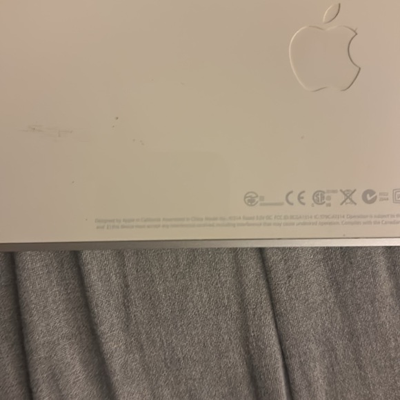 Wireless bluetooth genuine apple keyboard! - Picture 6 of 8